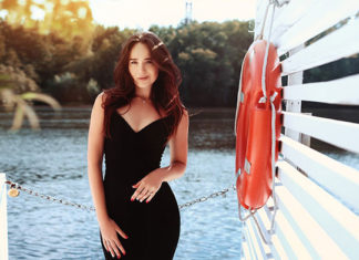 Spódnica czy spodnie? Co ubrać na pierwszą randkę?