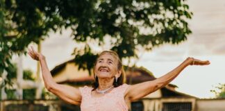 noszenie sukienek a wiek