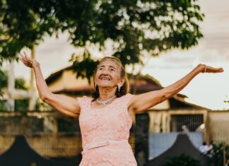 noszenie sukienek a wiek