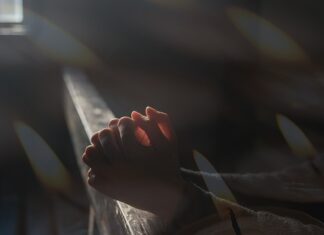 Co grozi za święcenie laserem? Co grozi za święcenie laserem?