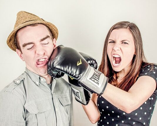 Czym różnią się wałki do trwałej ondulacji od wałków do ondulacji wodnej? Czym różnią się wałki do trwałej ondulacji od wałków do ondulacji wodnej?