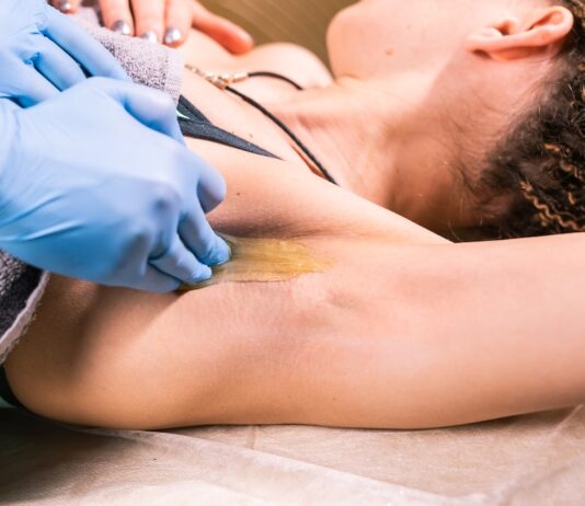 7 największych mitów o depilacji woskiem bezpaskowym