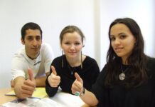 Kurs angielskiego a język spotkań online – jak mówić naturalnie na Zoomie, Teamsie i podczas wideokonferencji? kurs angielskiego